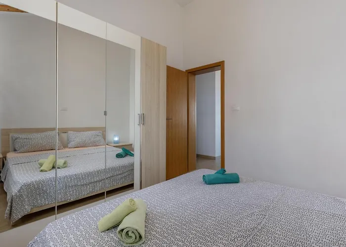 2 Bedroom Amazing In Appartamento