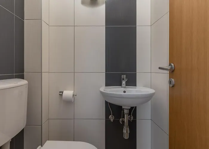 2 Bedroom Amazing In *