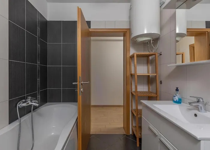 Appartamento 2 Bedroom Amazing In *