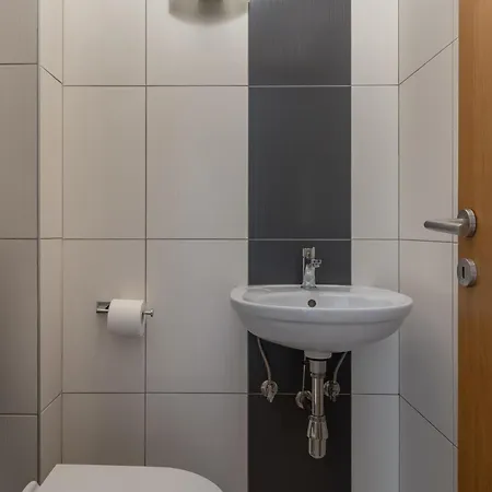 2 Bedroom Amazing In *