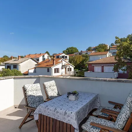 2 Bedroom Amazing In Njivice