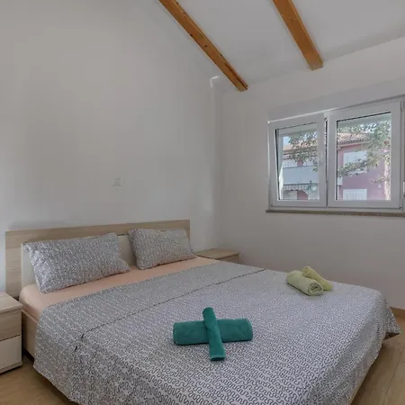 2 Bedroom Amazing In Njivice