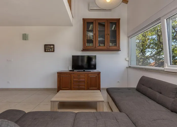 2 Bedroom Amazing In Njivice