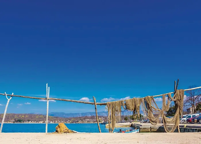 2 Bedroom Amazing In Apartamento Njivice