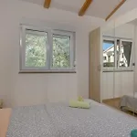 2 Bedroom Amazing In Lägenhet *