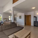 2 Bedroom Amazing In * Njivice